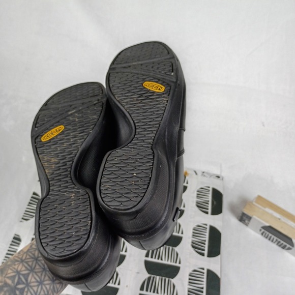 KEEN Kaci Black Full Grain Leather Slip On Clogs Shoes Womens 7 Nurse Work - Picture 8 of 9